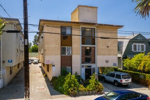 1016 W 24th St in Los Angeles, CA - Building Photo