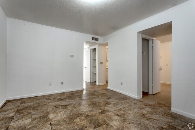 property at 520 Laredo St