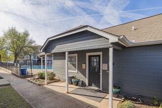 The Concord At Orchard in Midwest City, OK - Foto de edificio - Building Photo