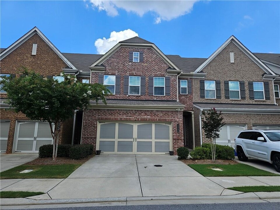 1244 Foxcroft Ln in Cumming, GA - Foto de edificio