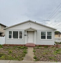 114 North N Street in Lompoc, CA - Building Photo