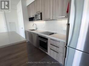 36-3536 Park Lawn Rd in Toronto, ON - Building Photo - Building Photo