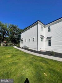 13545 Sagle Rd in Purcellville, VA - Foto de edificio - Building Photo