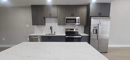 324 South St, Unit 3 in Philadelphia, PA - Building Photo - Building Photo