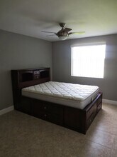 2871 N Oakland Forest Dr in Oakland Park, FL - Building Photo - Building Photo