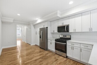 2210 Cambridge St in Baltimore, MD - Building Photo - Building Photo