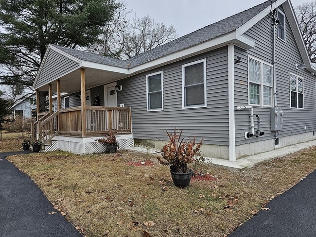 458 West St in Randolph, MA - Building Photo - Building Photo