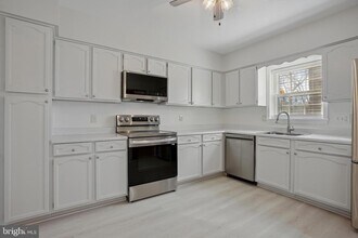 6815 Melrose Dr in McLean, VA - Building Photo - Building Photo