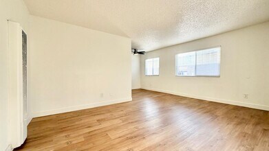 637 W. 79th in Los Angeles, CA - Foto de edificio - Interior Photo