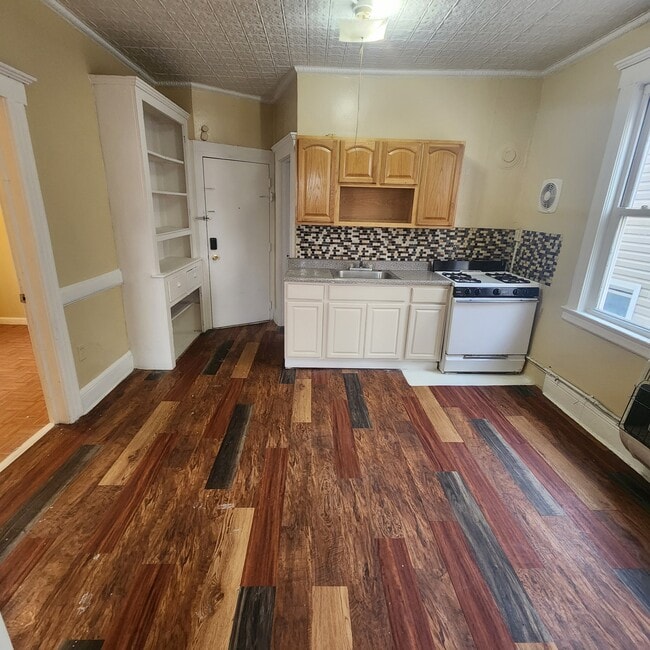13 Brinkerhoff Pl, Unit 2 in Passaic, NJ - Building Photo - Building Photo