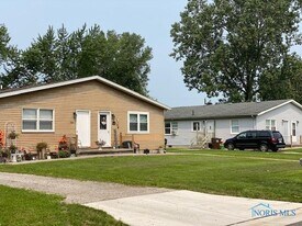 1264 Myrna St, Unit 1266 in Defiance, OH - Building Photo