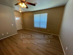 1317 Garden Gate Dr in Yukon, OK - Building Photo - Building Photo