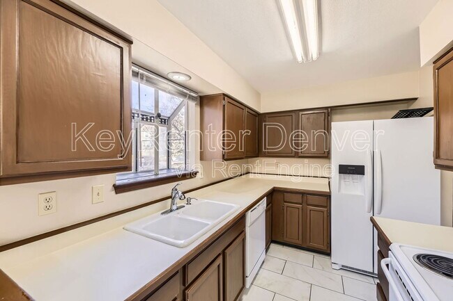 3901 S Richfield Way in Aurora, CO - Building Photo - Building Photo