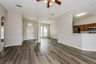 317 Dupont Cir in Fort Worth, TX - Building Photo - Building Photo