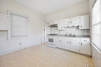 249 Maple Ave in Cheshire, CT - Building Photo - Building Photo