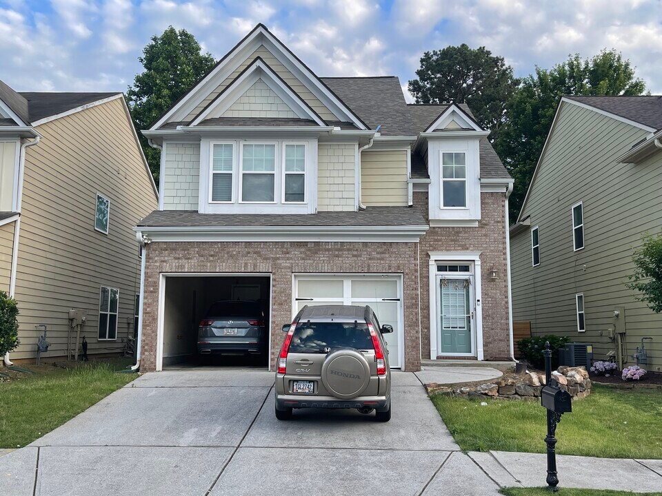 5715 Weddington Dr in Cumming, GA - Building Photo