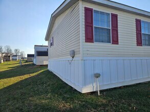 45 Lynnwood Cir in Clarksville, TN - Foto de edificio - Building Photo