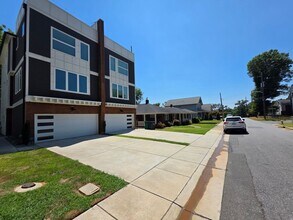 327 Coxe Ave in Charlotte, NC - Building Photo - Building Photo