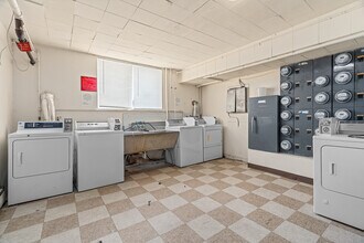 424 N English St in St. Paul, MN - Building Photo - Building Photo