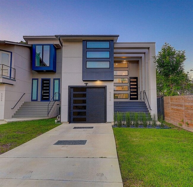 5006 Golden Forest Dr in Houston, TX - Foto de edificio - Building Photo