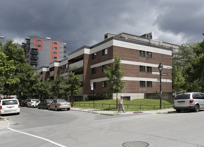 Habitations Saint-André in Montréal, QC - Building Photo - Primary Photo