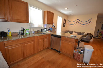 35 Pratt St, Unit 1 in Boston, MA - Building Photo - Building Photo