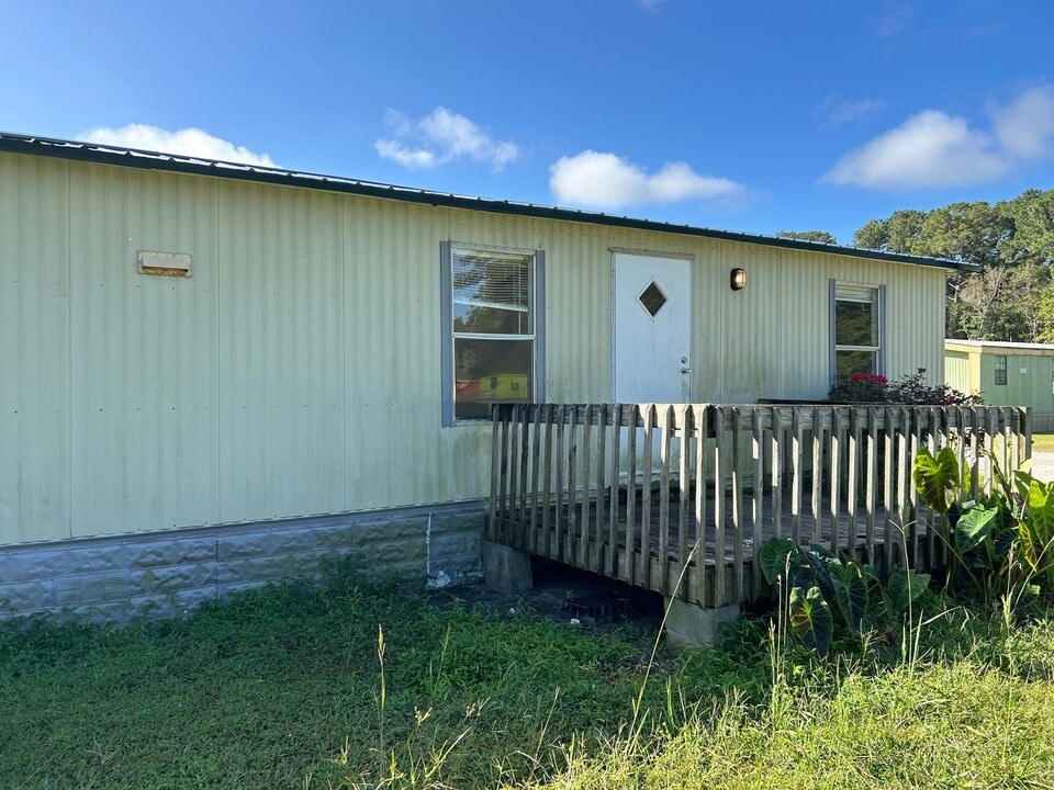 139 Hubert Blvd in Hubert, NC - Building Photo