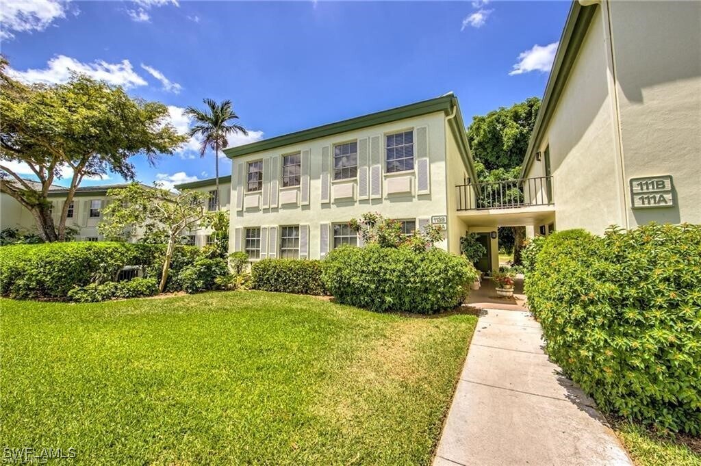 1645 Spoonbill Ln in Naples, FL - Building Photo