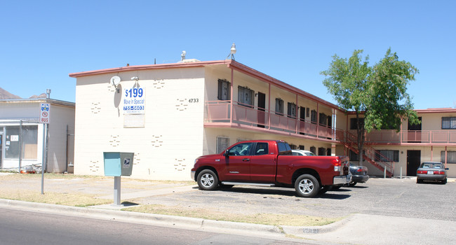 4733 Maxwell Ave in El Paso, TX - Building Photo - Building Photo