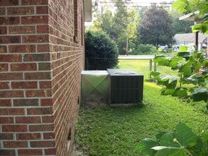 2051 Martin Luther King Dr Lumberton, NC 28358 in Lumberton, NC - Building Photo - Building Photo