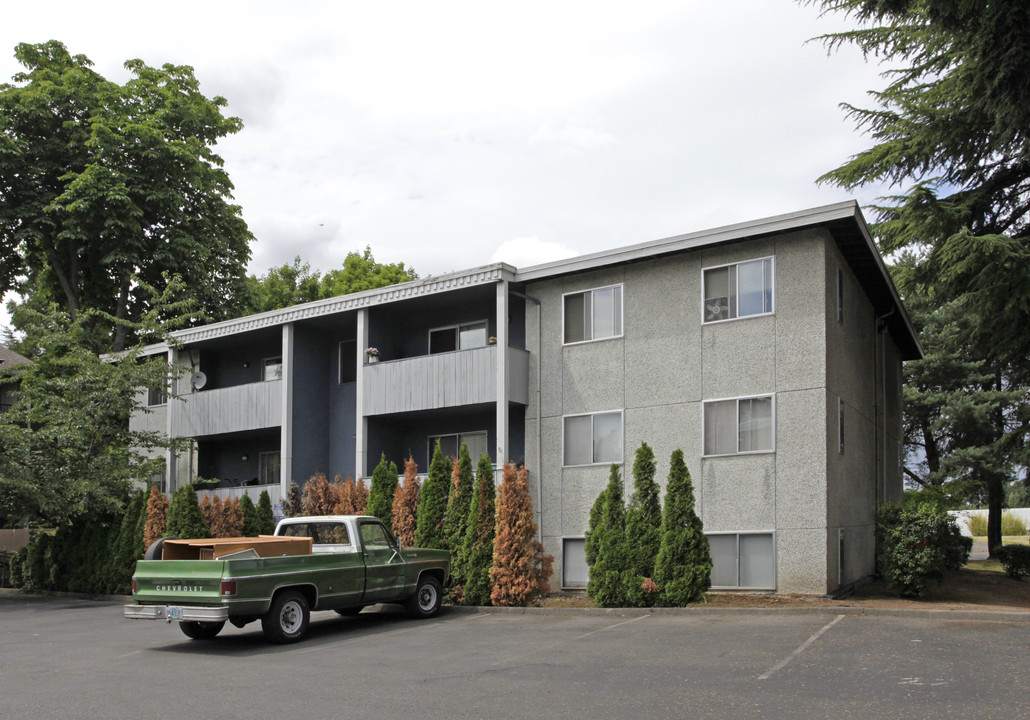 Albert's Apartments in Beaverton, OR - Building Photo