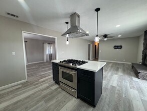 14075 Crow Rd in Apple Valley, CA - Building Photo - Building Photo