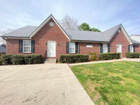 200 E 14th St, Unit A in Cookeville, TN - Building Photo