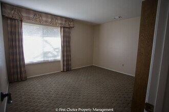 6794 Rycroft Dr in Riverside, CA - Foto de edificio - Building Photo