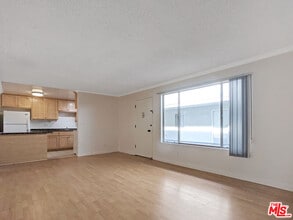 440 Raymond Ave in Santa Monica, CA - Building Photo - Building Photo