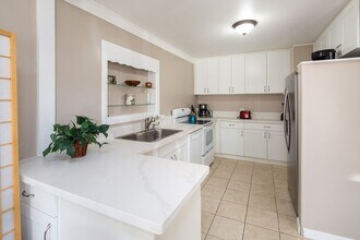 156 N Kalaheo Ave in Kailua, HI - Foto de edificio - Building Photo