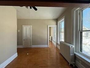 223 Bates Ave in St. Paul, MN - Building Photo - Building Photo