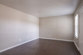 Tidwell Park in Houston, TX - Building Photo - Interior Photo