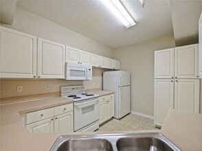 5536 Metrowest Blvd in Orlando, FL - Building Photo - Building Photo