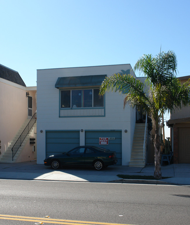 1002 Ocean Ave in Seal Beach, CA - Building Photo - Building Photo