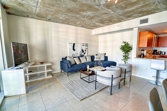 3250 NE 1st Ave in Miami, FL - Building Photo - Building Photo