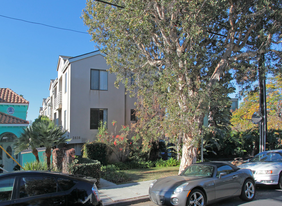 2616 6th St in Santa Monica, CA - Foto de edificio