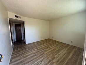 13401 Fruit Ave NE in Albuquerque, NM - Building Photo - Building Photo