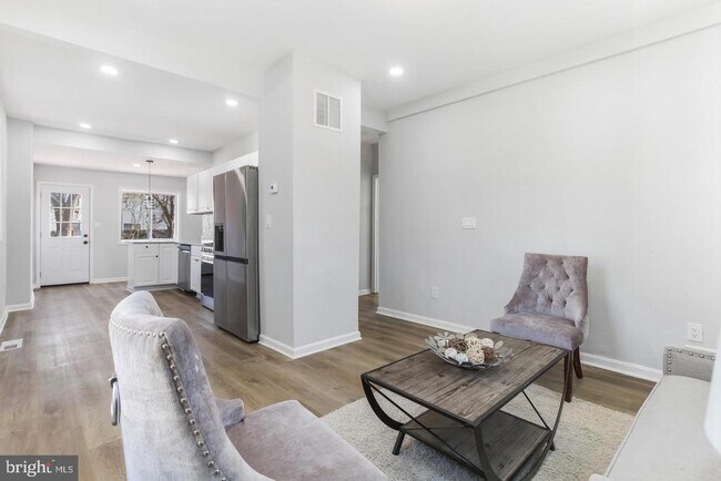 6613 Fairmount Ave in Baltimore, MD - Building Photo - Building Photo