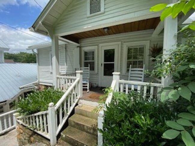121 Jackson St in Sylva, NC - Building Photo - Building Photo
