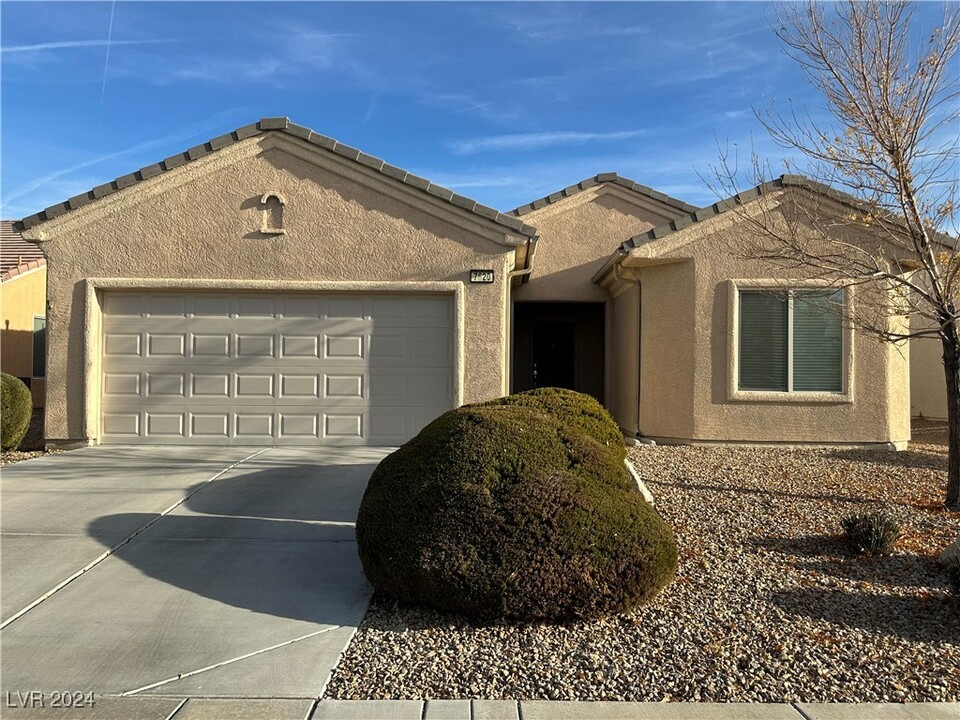 7620 Island Rail Dr in North Las Vegas, NV - Building Photo