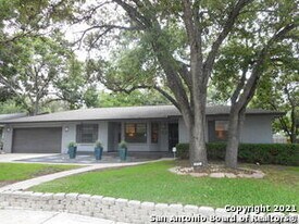 3715 Twisted Oaks Dr in San Antonio, TX - Building Photo