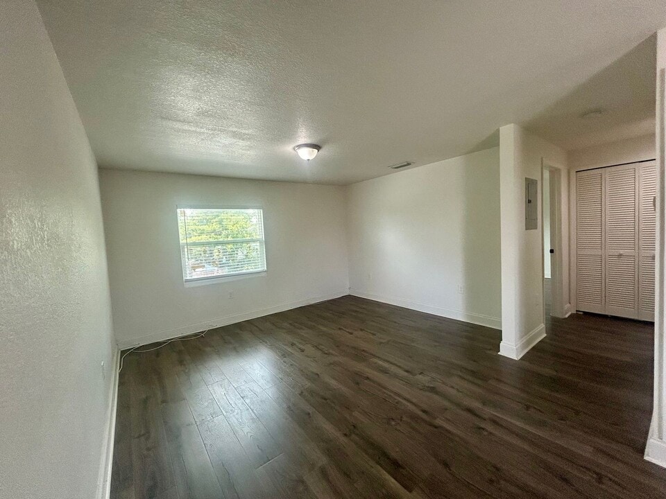 8503 N Semmes St in Tampa, FL - Building Photo