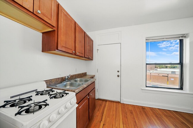 2649 N Spaulding Ave in Chicago, IL - Foto de edificio - Building Photo