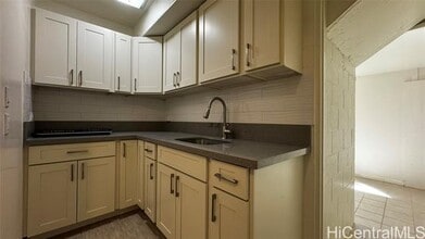 3339 Manoa Rd in Honolulu, HI - Building Photo - Building Photo